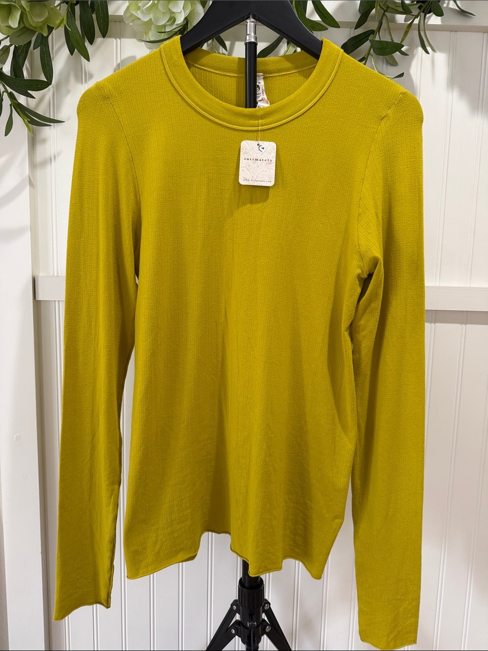 NWT! #1057 FREE PEOPLE INTIMATELY Chartreuse Ribbed Crewneck Top M/L
